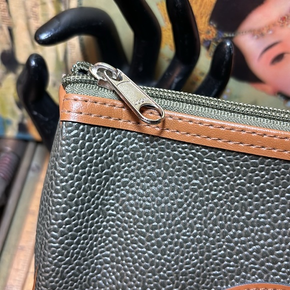 Gucci Parfums Green Tan Vintage Bag Zip Top Travel Toiletries 8.25”x6.5”x2.75” - Picture 4 of 17